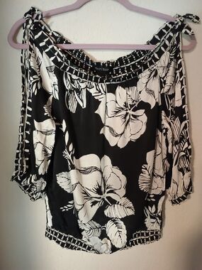 White House Black Market Black & White Floral Mixed Print Open Sleeve Silk Top M